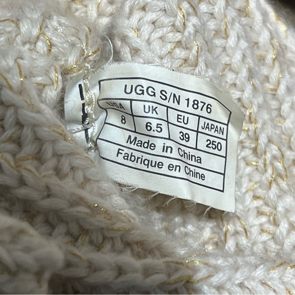 Ugg Cardy Tripple Button Boots - Picture 10 of 10